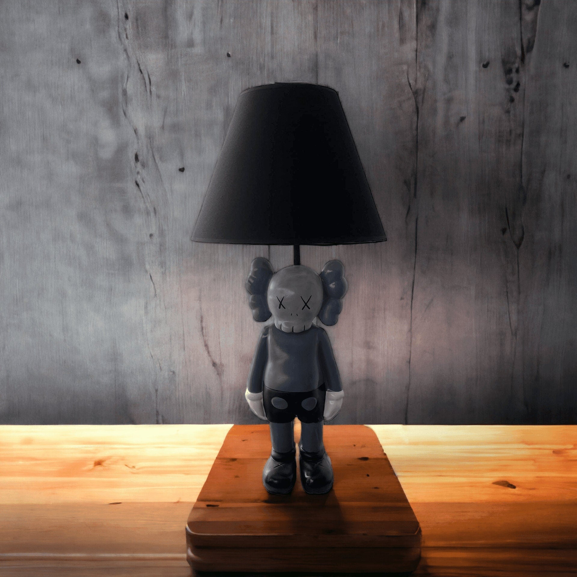 KAWS Masa Lambası
