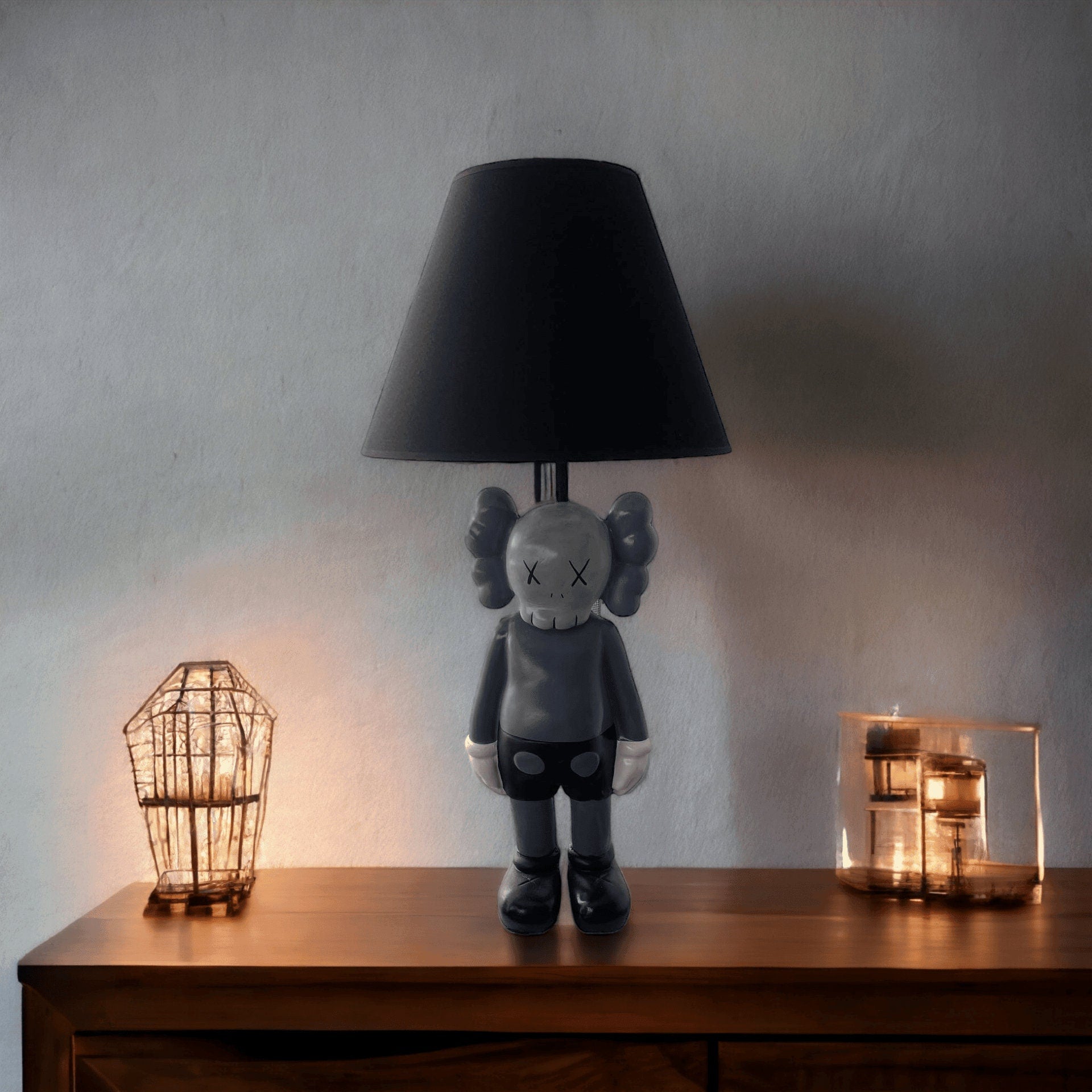 KAWS Masa Lambası