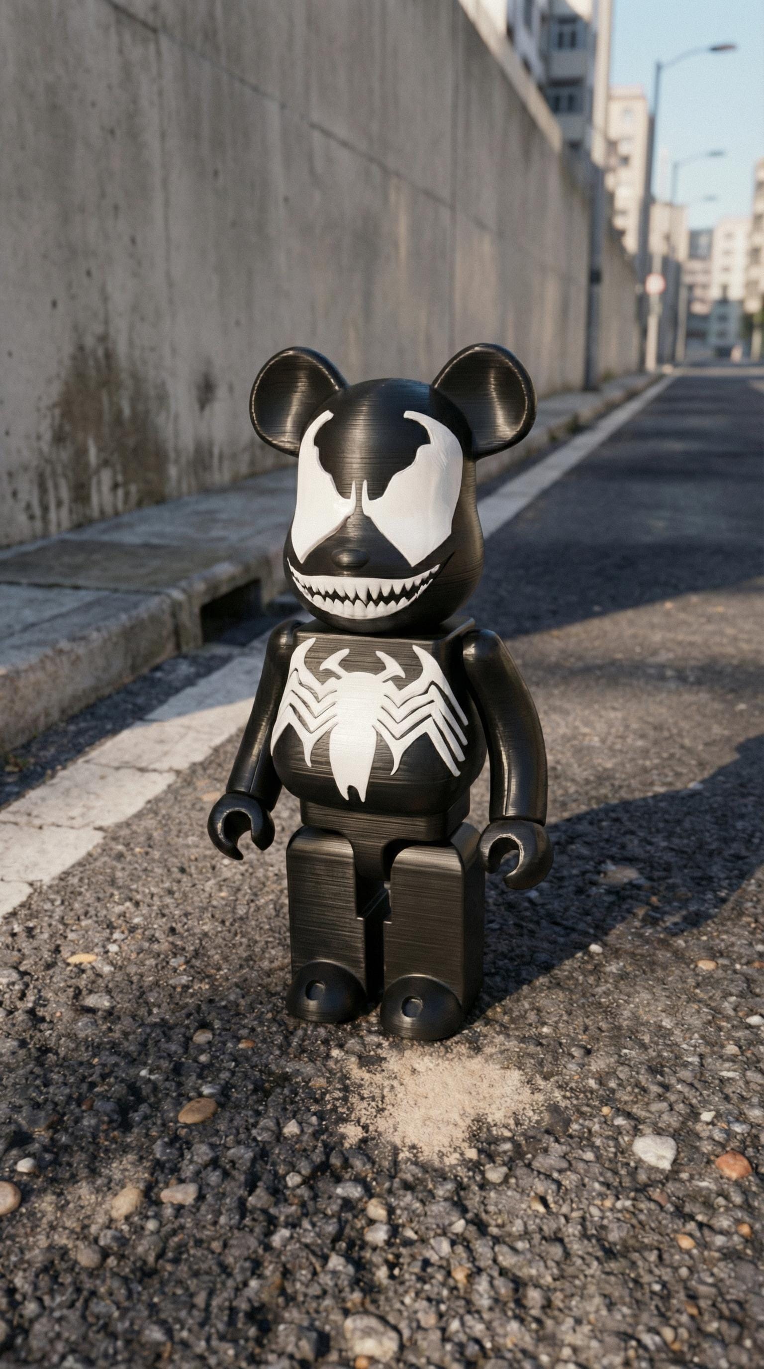 Bearbrick Venom Figür 70 cm